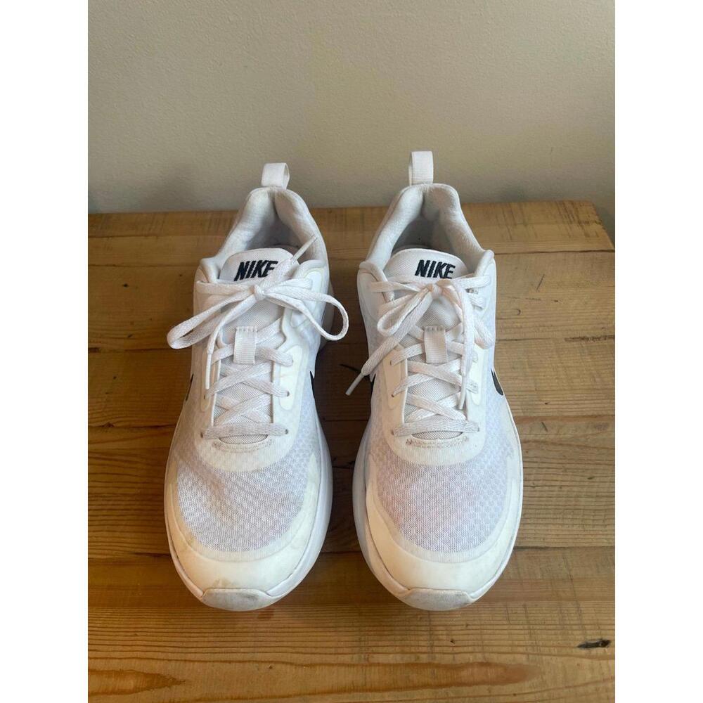 Nike WearAllDay Running Shoes – White/Black (Women’s Size 10)